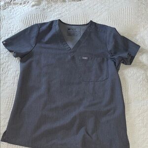 Figs Women’s  Charcoal one pocket scrub top